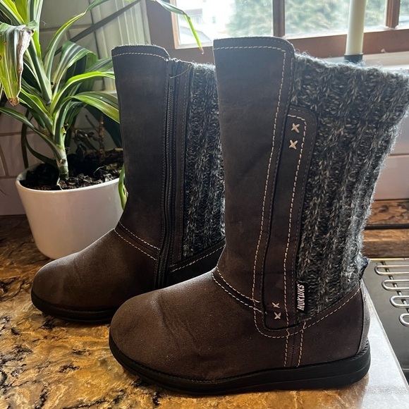 Mukluks Women’s Winter Sweater Boots - Picture 1 of 6